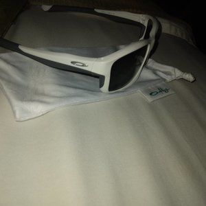 Oakleys chainlink